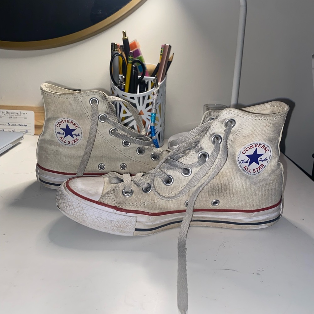 white converse - Picture 4 of 4